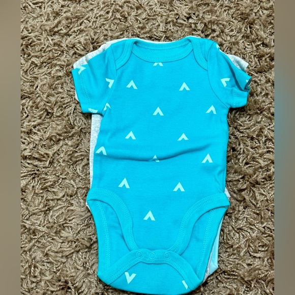 NWT Adventure Blanket and Onsie Set - Picture 2 of 9